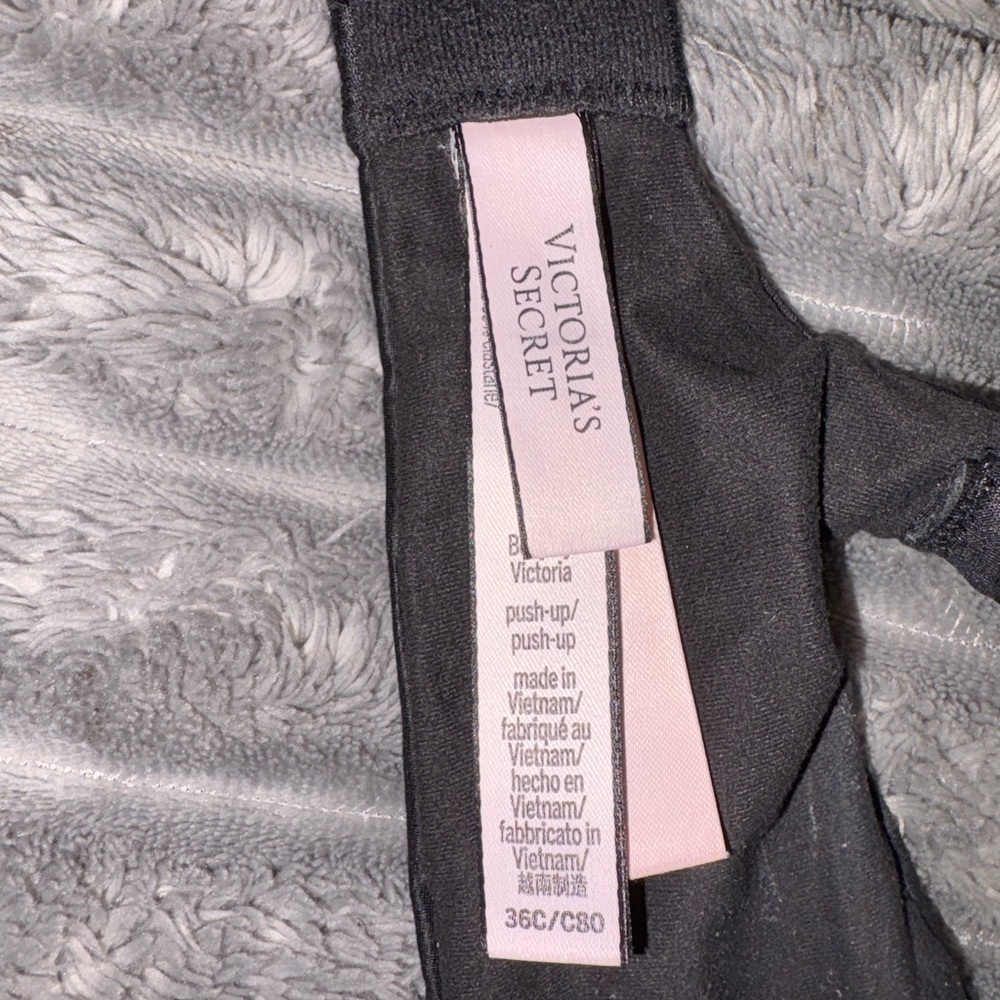 Victoria's Secret Sleek Black Push up Bra - Picture 4 of 5